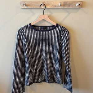 Ann Taylor navy and white houndstooth sweater top in size small